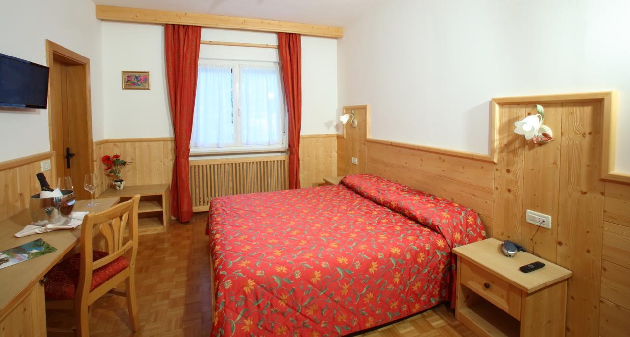מולבנו Hotel Zurigo מראה חיצוני תמונה