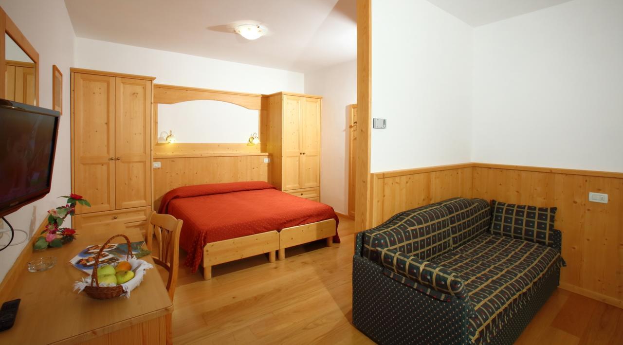 מולבנו Hotel Zurigo מראה חיצוני תמונה