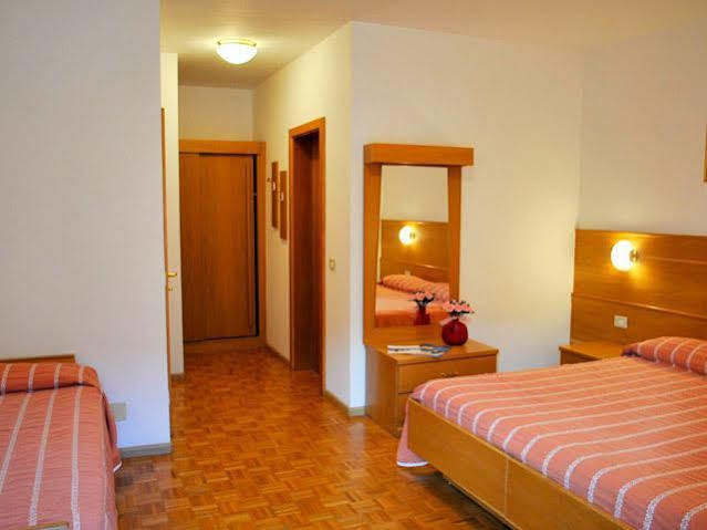 מולבנו Hotel Zurigo מראה חיצוני תמונה