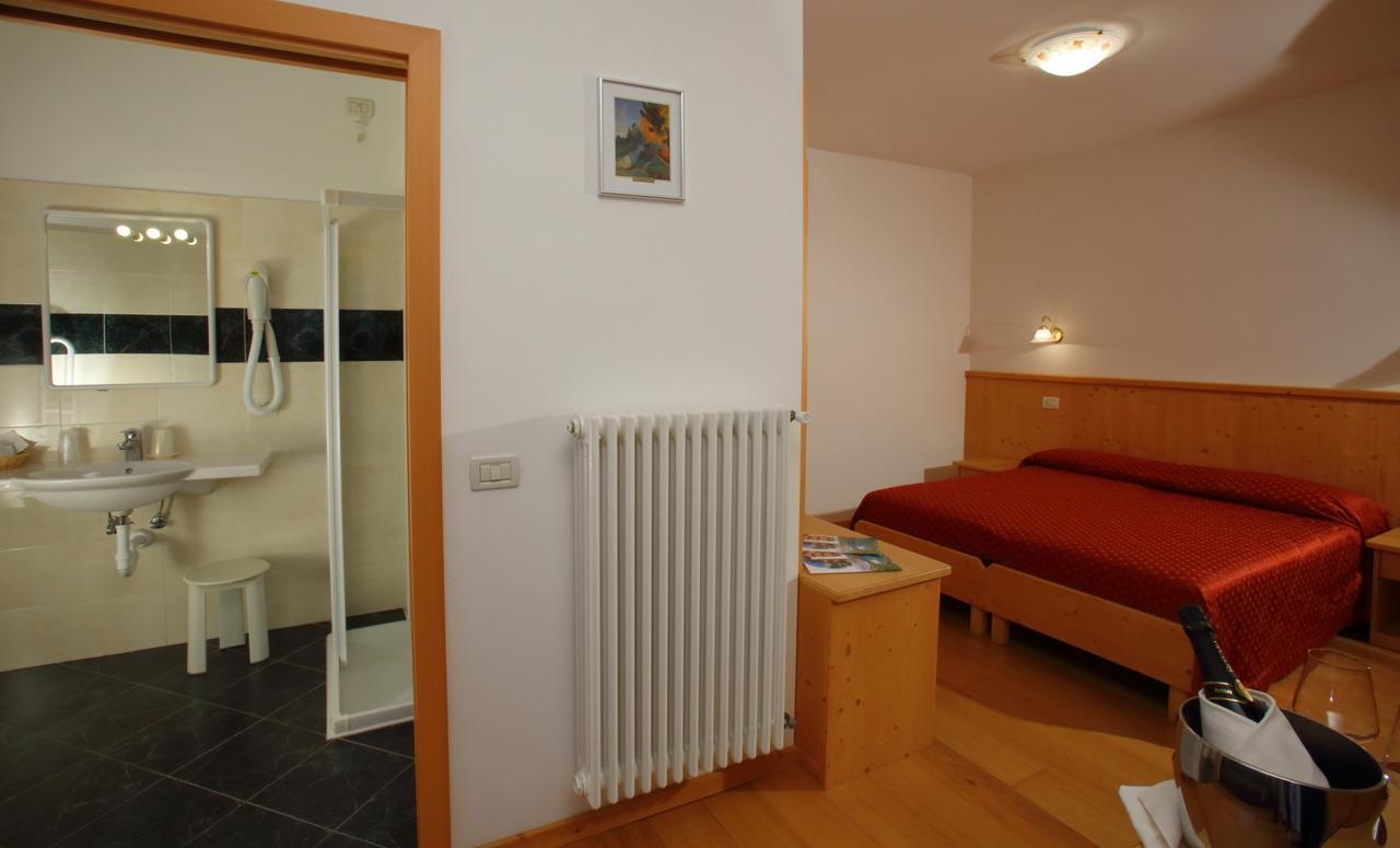 מולבנו Hotel Zurigo מראה חיצוני תמונה